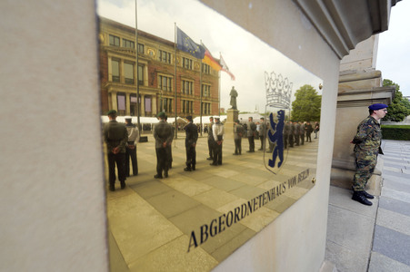 Feierliches Gelöbnis von Soldatinnen und Soldaten der Bundeswehr in Berlin