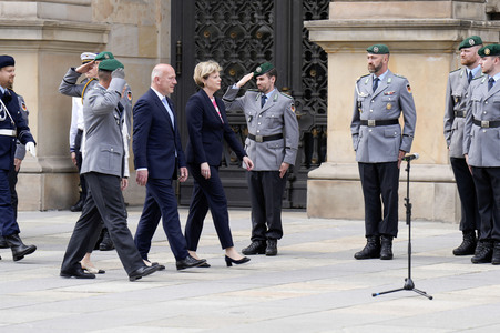 Feierliches Gelöbnis von Soldatinnen und Soldaten der Bundeswehr in Berlin