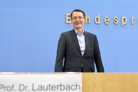 Bundespressekonferenz Kabinettsbeschluss zum Versorgungsstärkungsgesetz in Berlin