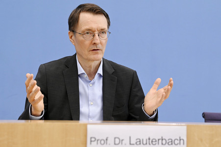 Bundespressekonferenz Kabinettsbeschluss zum Versorgungsstärkungsgesetz in Berlin