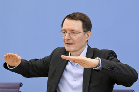 Bundespressekonferenz Kabinettsbeschluss zum Versorgungsstärkungsgesetz in Berlin