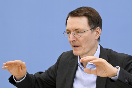 Bundespressekonferenz Kabinettsbeschluss zum Versorgungsstärkungsgesetz in Berlin