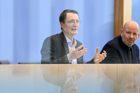 Bundespressekonferenz Kabinettsbeschluss zum Versorgungsstärkungsgesetz in Berlin