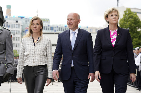 Feierliches Gelöbnis von Soldatinnen und Soldaten der Bundeswehr in Berlin