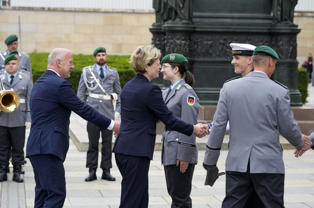 Feierliches Gelöbnis von Soldatinnen und Soldaten der Bundeswehr in Berlin