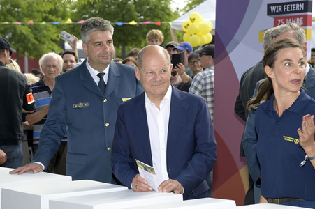 Demokratiefest zu 75 Jahren Grundgesetz in Berlin
