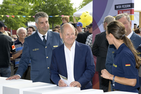 Demokratiefest zu 75 Jahren Grundgesetz in Berlin