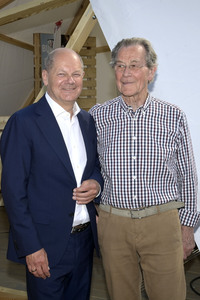 Demokratiefest zu 75 Jahren Grundgesetz in Berlin