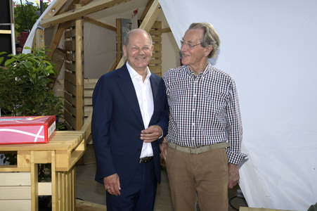 Demokratiefest zu 75 Jahren Grundgesetz in Berlin