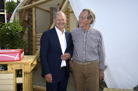 Demokratiefest zu 75 Jahren Grundgesetz in Berlin