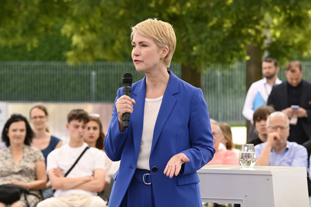Demokratiefest zu 75 Jahren Grundgesetz in Berlin
