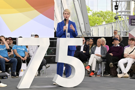 Demokratiefest zu 75 Jahren Grundgesetz in Berlin