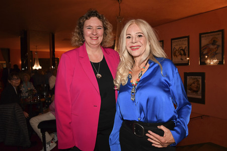 Theaterpremiere 'Die Kehrseite der Medaille' in München