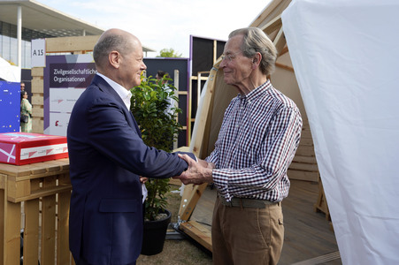 Demokratiefest zu 75 Jahren Grundgesetz in Berlin
