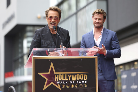 Chris Hemswoth erhält einen Stern auf dem Hollywood Walk of Fame in Los Angeles