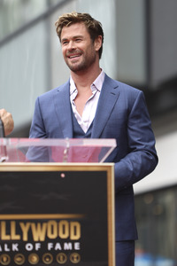Chris Hemswoth erhält einen Stern auf dem Hollywood Walk of Fame in Los Angeles