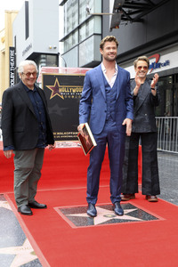 Chris Hemswoth erhält einen Stern auf dem Hollywood Walk of Fame in Los Angeles