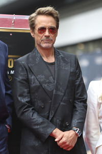 Chris Hemswoth erhält einen Stern auf dem Hollywood Walk of Fame in Los Angeles