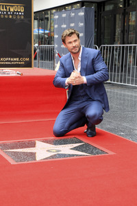 Chris Hemswoth erhält einen Stern auf dem Hollywood Walk of Fame in Los Angeles