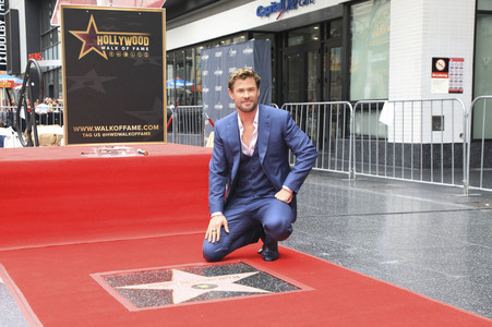 Chris Hemswoth erhält einen Stern auf dem Hollywood Walk of Fame in Los Angeles