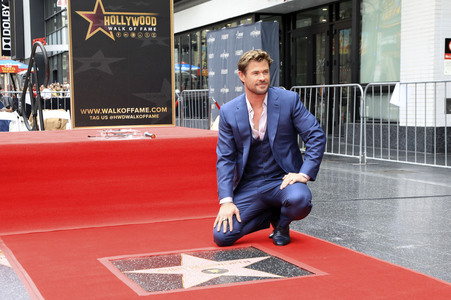 Chris Hemswoth erhält einen Stern auf dem Hollywood Walk of Fame in Los Angeles