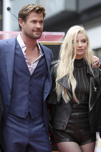 Chris Hemswoth erhält einen Stern auf dem Hollywood Walk of Fame in Los Angeles