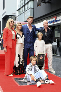 Chris Hemswoth erhält einen Stern auf dem Hollywood Walk of Fame in Los Angeles