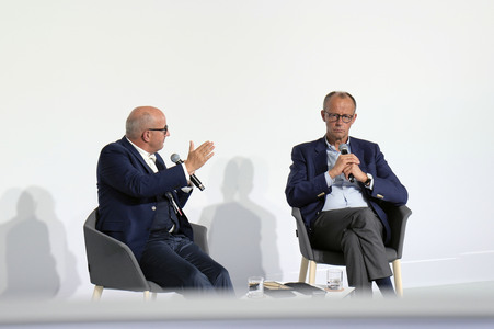 Demokratiefest zu 75 Jahren Grundgesetz in Berlin