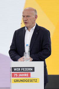 Demokratiefest zu 75 Jahren Grundgesetz in Berlin