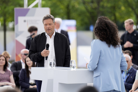 Demokratiefest zu 75 Jahren Grundgesetz in Berlin