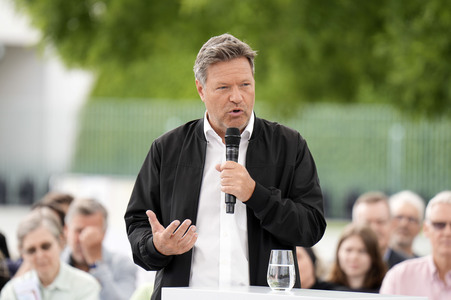 Demokratiefest zu 75 Jahren Grundgesetz in Berlin