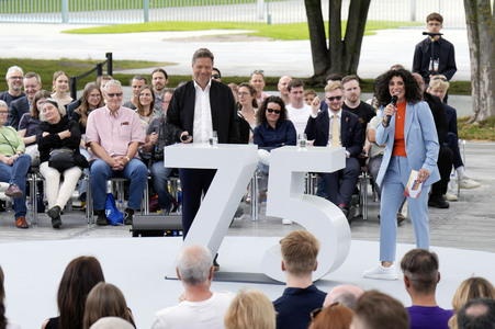 Demokratiefest zu 75 Jahren Grundgesetz in Berlin