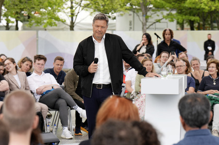 Demokratiefest zu 75 Jahren Grundgesetz in Berlin