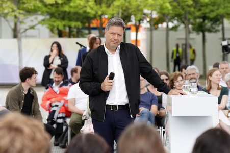Demokratiefest zu 75 Jahren Grundgesetz in Berlin