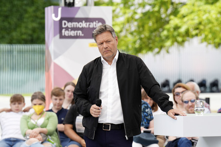 Demokratiefest zu 75 Jahren Grundgesetz in Berlin
