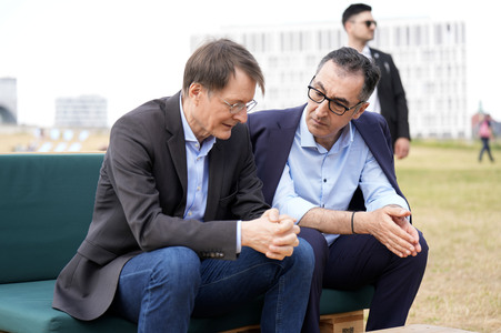 Demokratiefest zu 75 Jahren Grundgesetz in Berlin