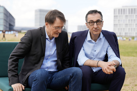 Demokratiefest zu 75 Jahren Grundgesetz in Berlin