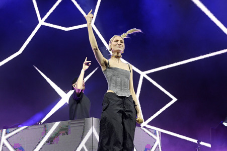 Konzert von Glasperlenspiel beim Demokratiefest zu 75 Jahren Grundgesetz in Berlin