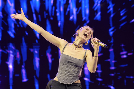 Konzert von Glasperlenspiel beim Demokratiefest zu 75 Jahren Grundgesetz in Berlin