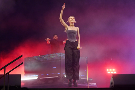 Konzert von Glasperlenspiel beim Demokratiefest zu 75 Jahren Grundgesetz in Berlin