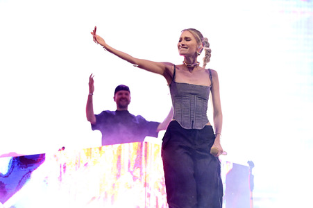 Konzert von Glasperlenspiel beim Demokratiefest zu 75 Jahren Grundgesetz in Berlin