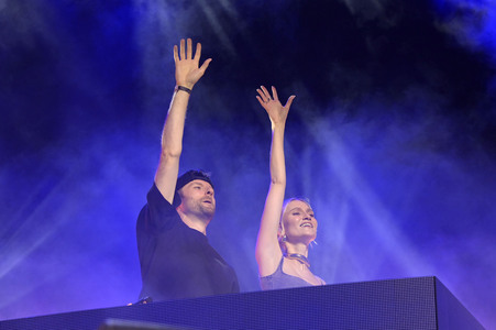 Konzert von Glasperlenspiel beim Demokratiefest zu 75 Jahren Grundgesetz in Berlin