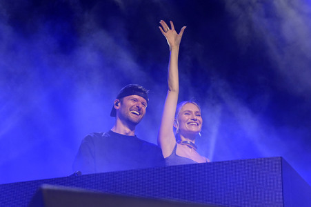 Konzert von Glasperlenspiel beim Demokratiefest zu 75 Jahren Grundgesetz in Berlin