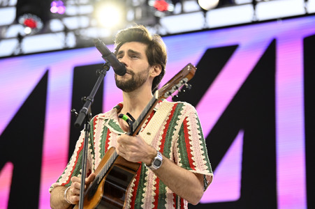 Konzert von Álvaro Soler beim Demokratiefest zu 75 Jahren Grundgesetz in Berlin