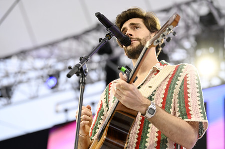 Konzert von Álvaro Soler beim Demokratiefest zu 75 Jahren Grundgesetz in Berlin