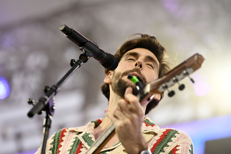 Konzert von Álvaro Soler beim Demokratiefest zu 75 Jahren Grundgesetz in Berlin
