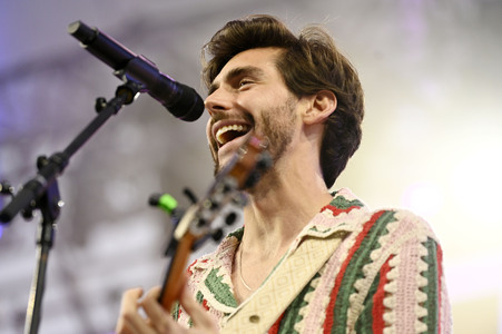 Konzert von Álvaro Soler beim Demokratiefest zu 75 Jahren Grundgesetz in Berlin