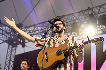 Konzert von Álvaro Soler beim Demokratiefest zu 75 Jahren Grundgesetz in Berlin
