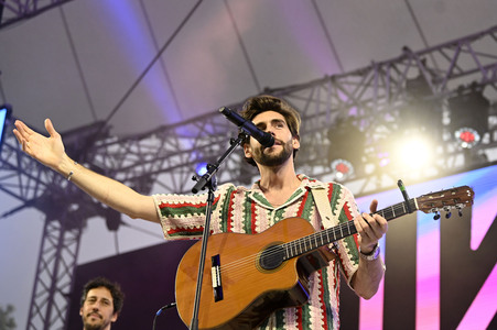 Konzert von Álvaro Soler beim Demokratiefest zu 75 Jahren Grundgesetz in Berlin