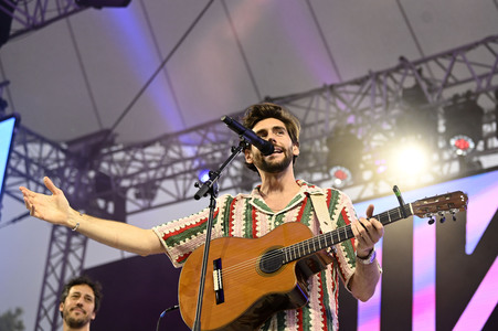 Konzert von Álvaro Soler beim Demokratiefest zu 75 Jahren Grundgesetz in Berlin